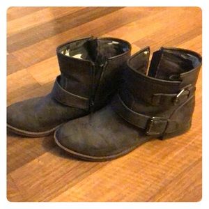 Boots ( size 9 women)